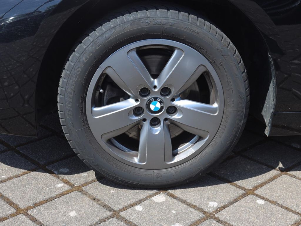 BMW 118 2022 г. Чёрный, пробег 32450 км
