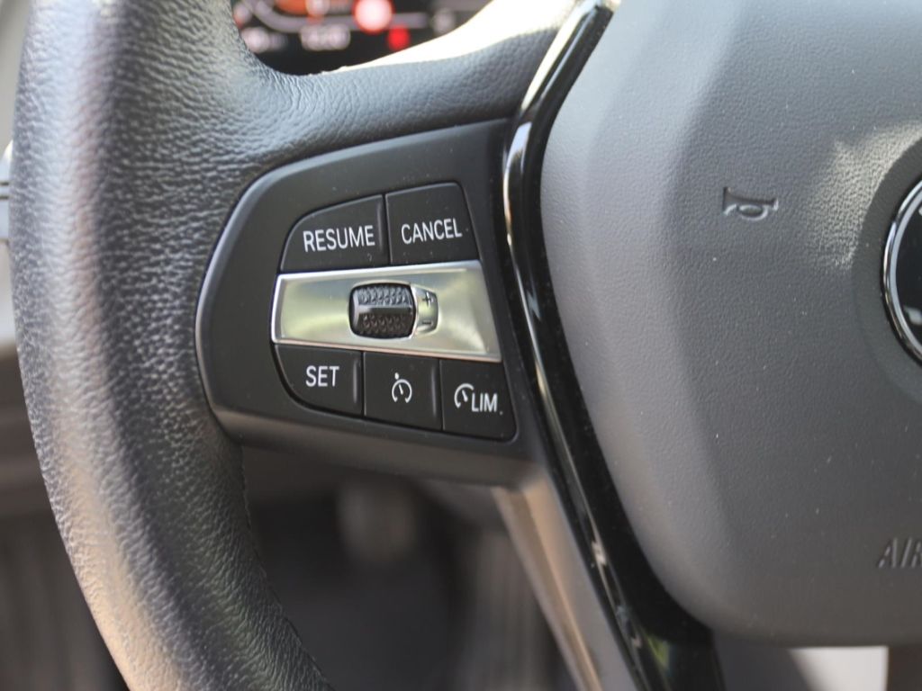 BMW 118 2022 г. Чёрный, пробег 32450 км