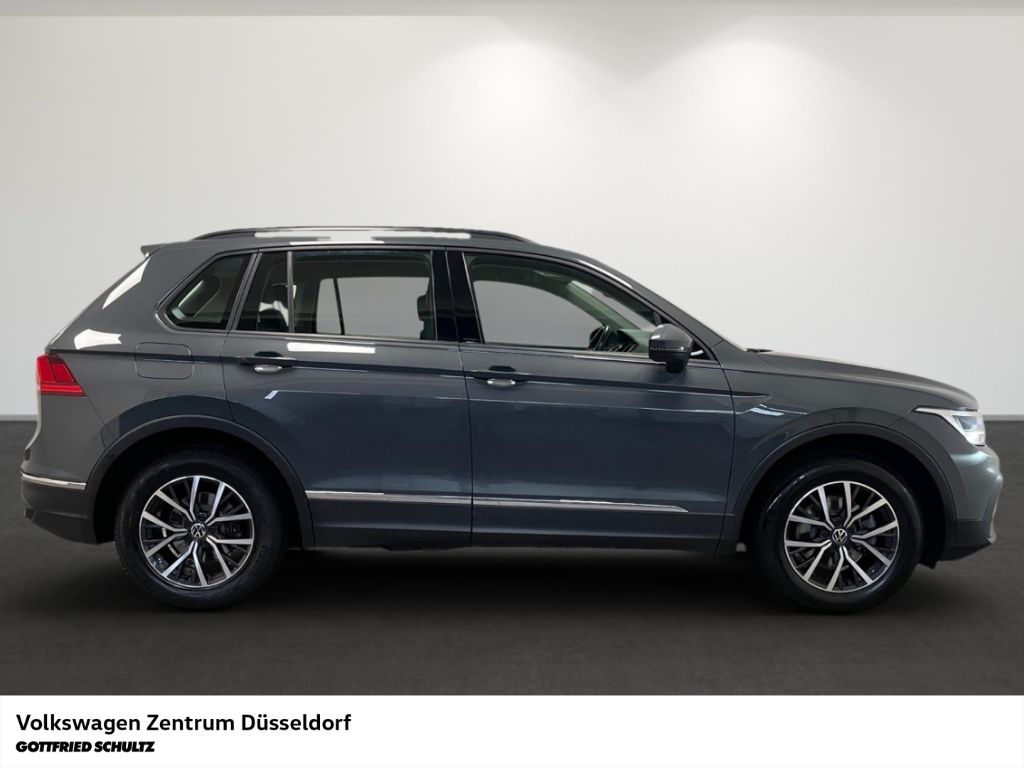 Volkswagen Tiguan 2022 г. Серый, пробег 53868 км