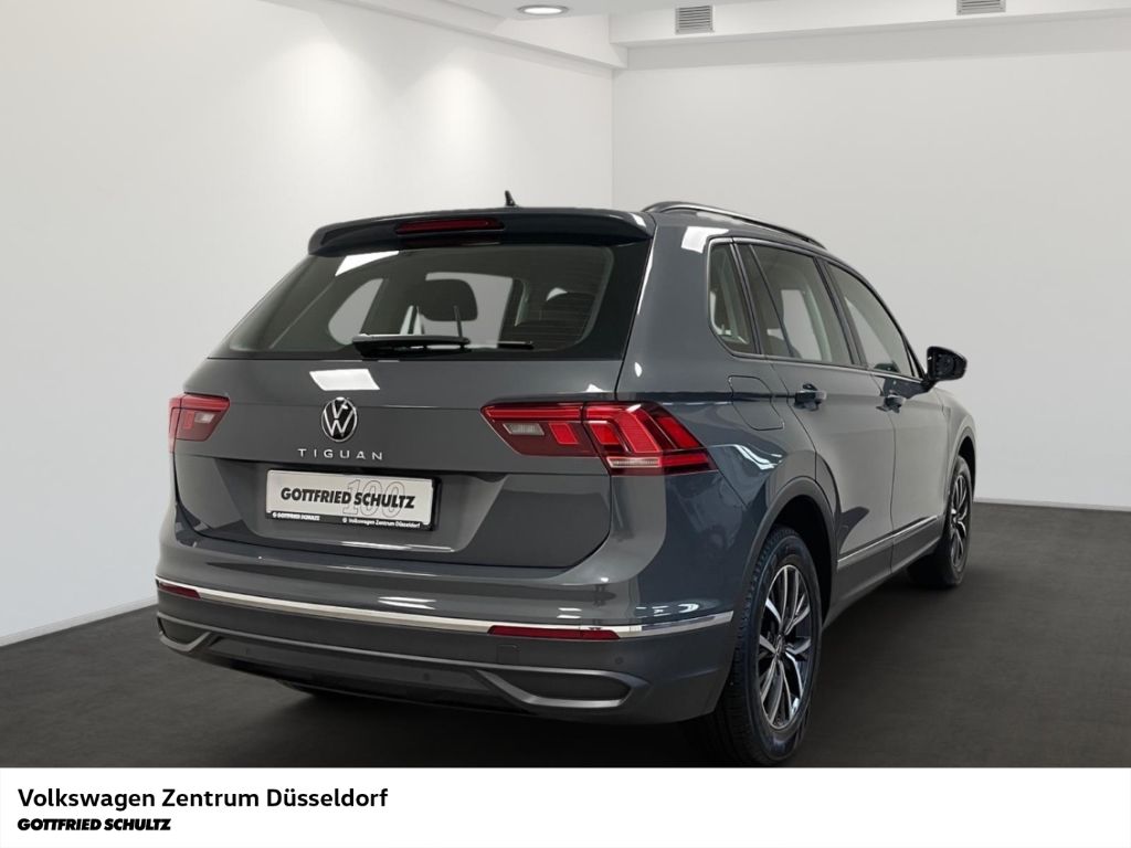 Volkswagen Tiguan 2022 г. Серый, пробег 53868 км
