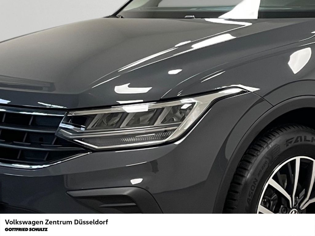 Volkswagen Tiguan 2022 г. Серый, пробег 53868 км