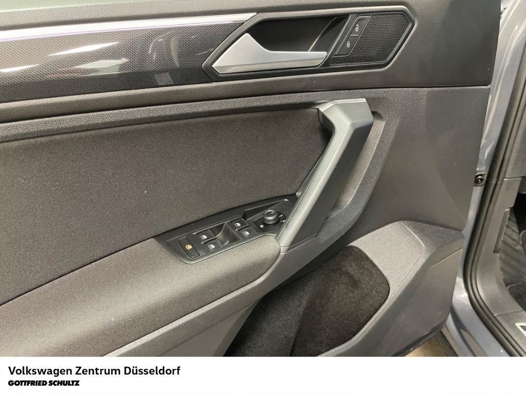 Volkswagen Tiguan 2022 г. Серый, пробег 53868 км