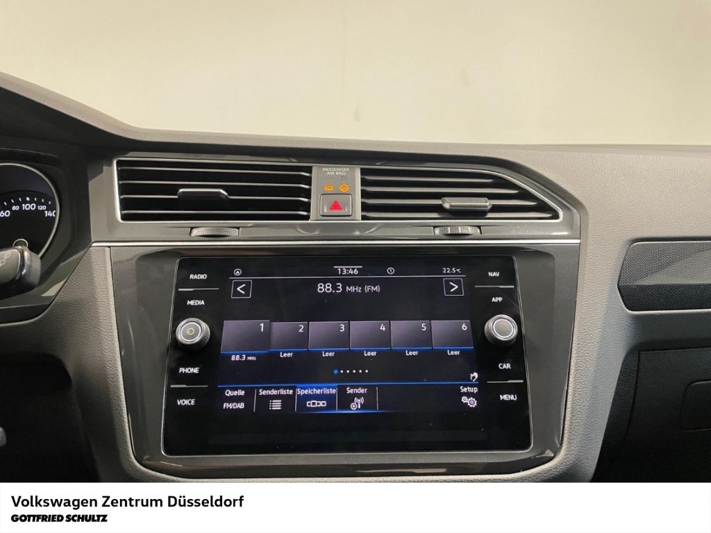 Volkswagen Tiguan 2022 г. Серый, пробег 53868 км