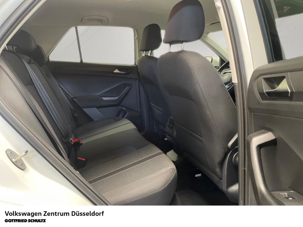 Volkswagen T-Roc 2022 г. Белый, пробег 29648 км