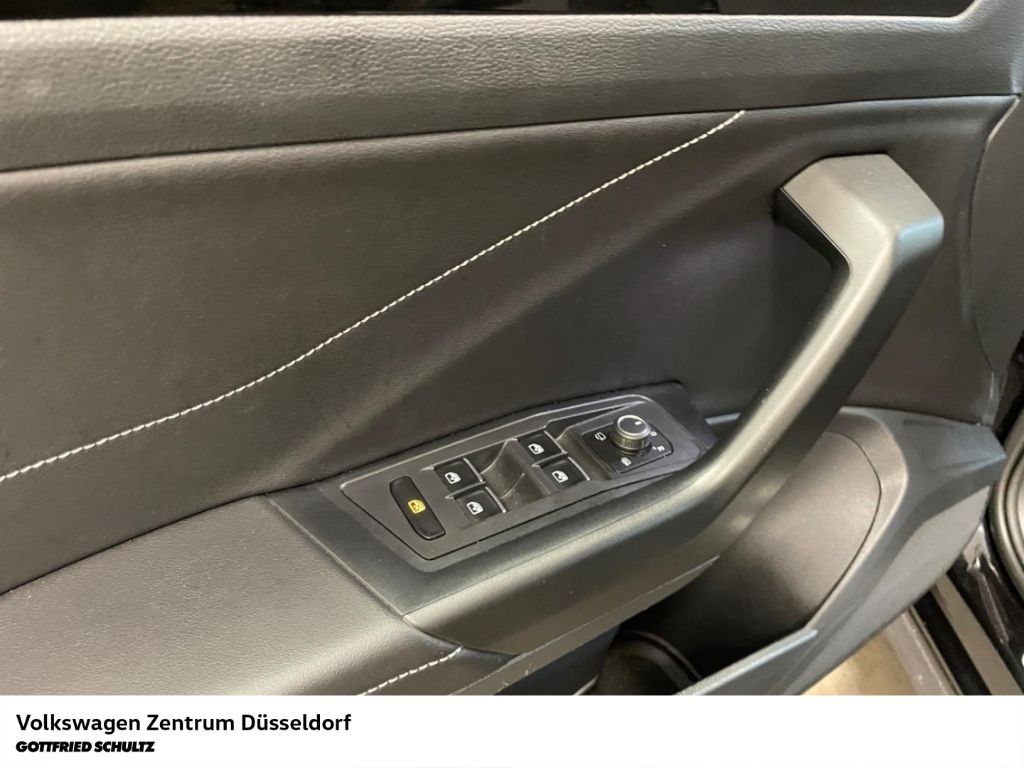 Volkswagen T-Roc 2023 г. Чёрный, пробег 54805 км