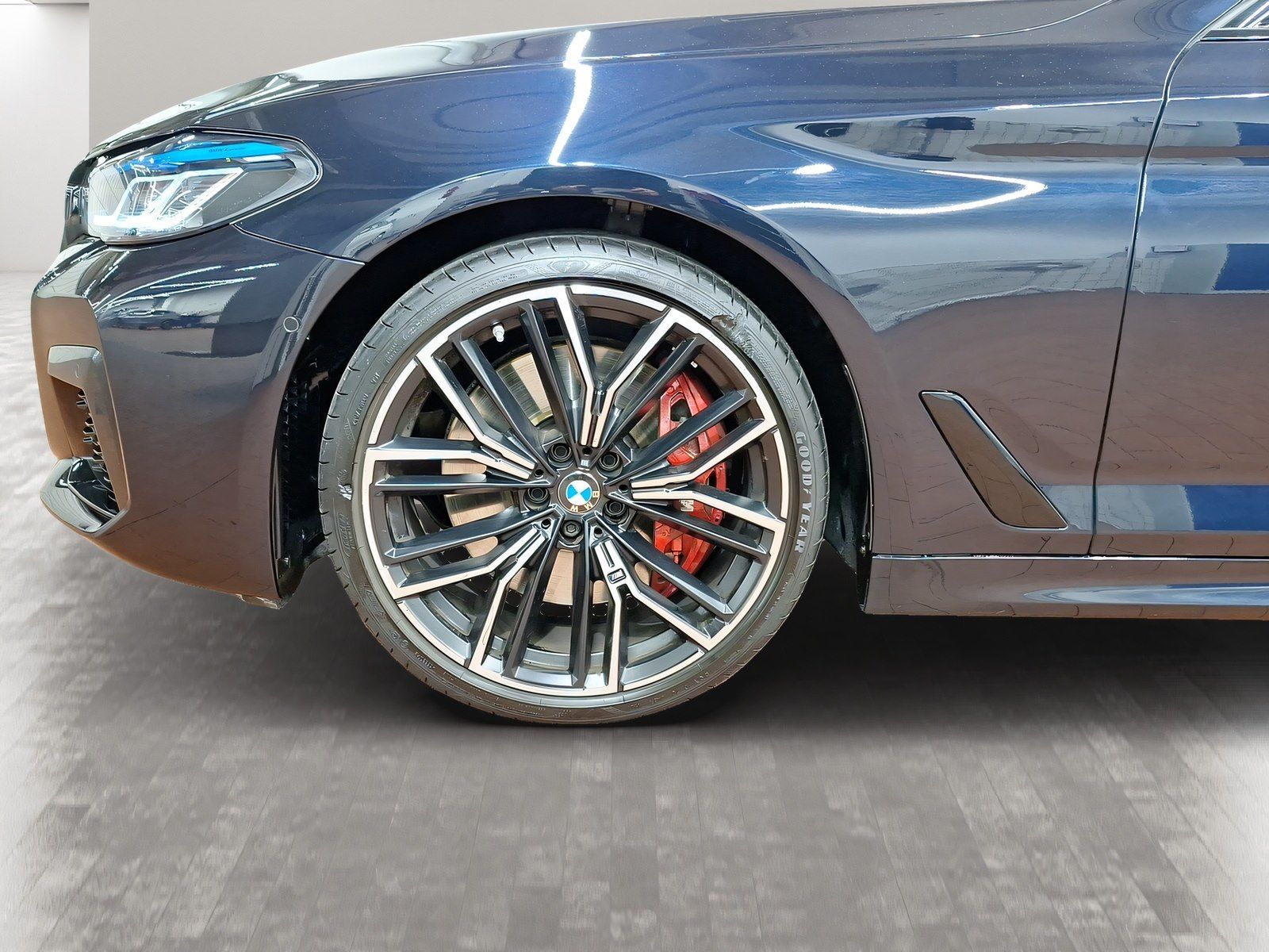 BMW 540 2023 г. Чёрный, пробег 44426 км
