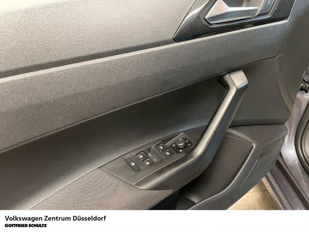 Volkswagen Polo 2022 г. Серый, пробег 29865 км