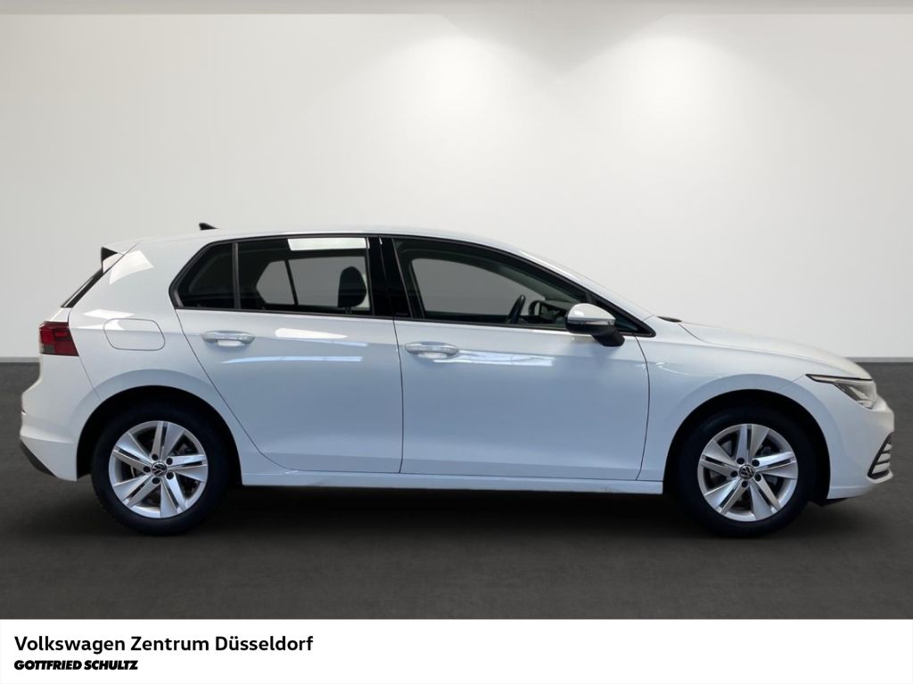 Volkswagen Golf 2023 г. Белый, пробег 59967 км