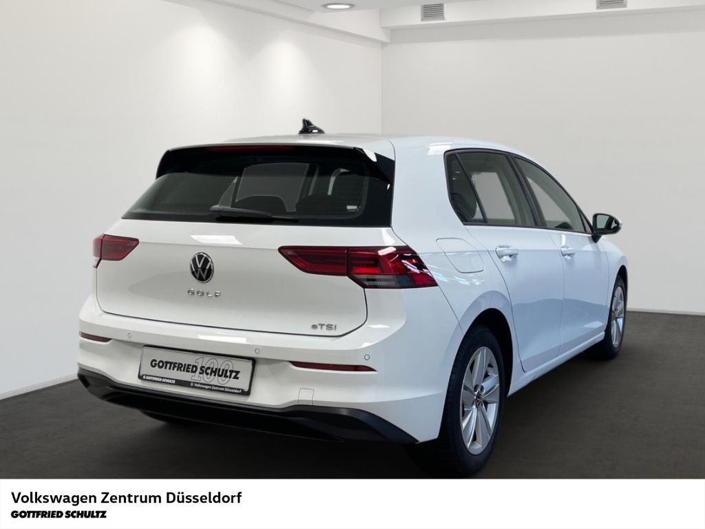 Volkswagen Golf 2023 г. Белый, пробег 59967 км