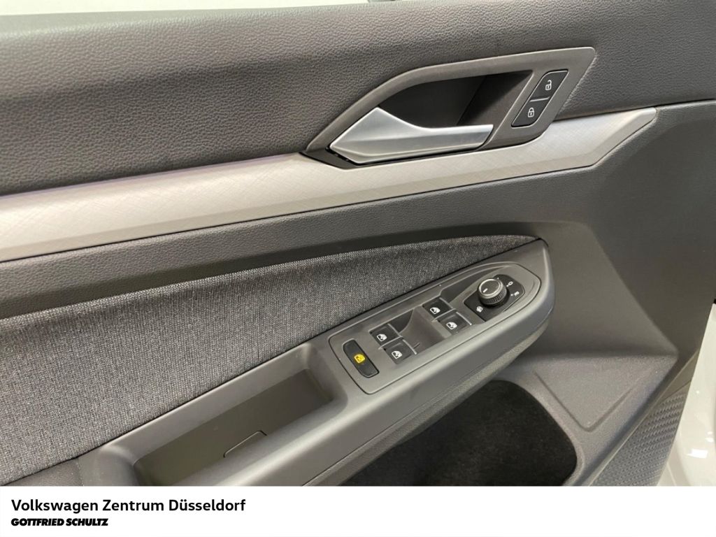Volkswagen Golf 2023 г. Белый, пробег 59967 км