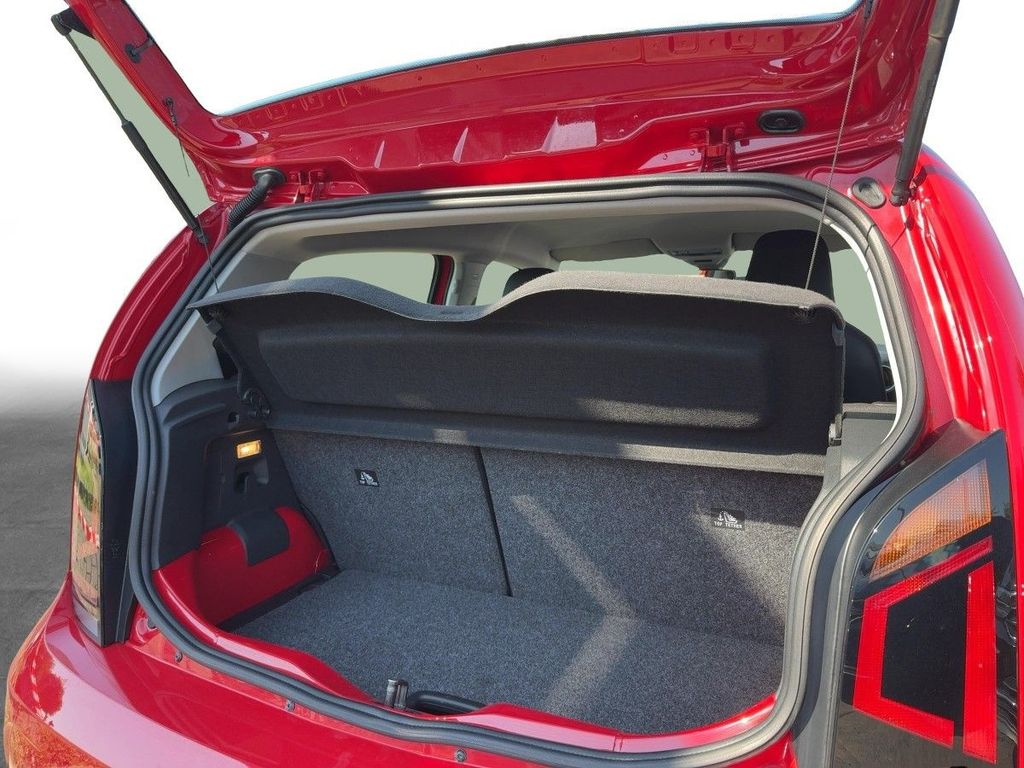 Volkswagen up! 2023 г. Красный, пробег 33803 км