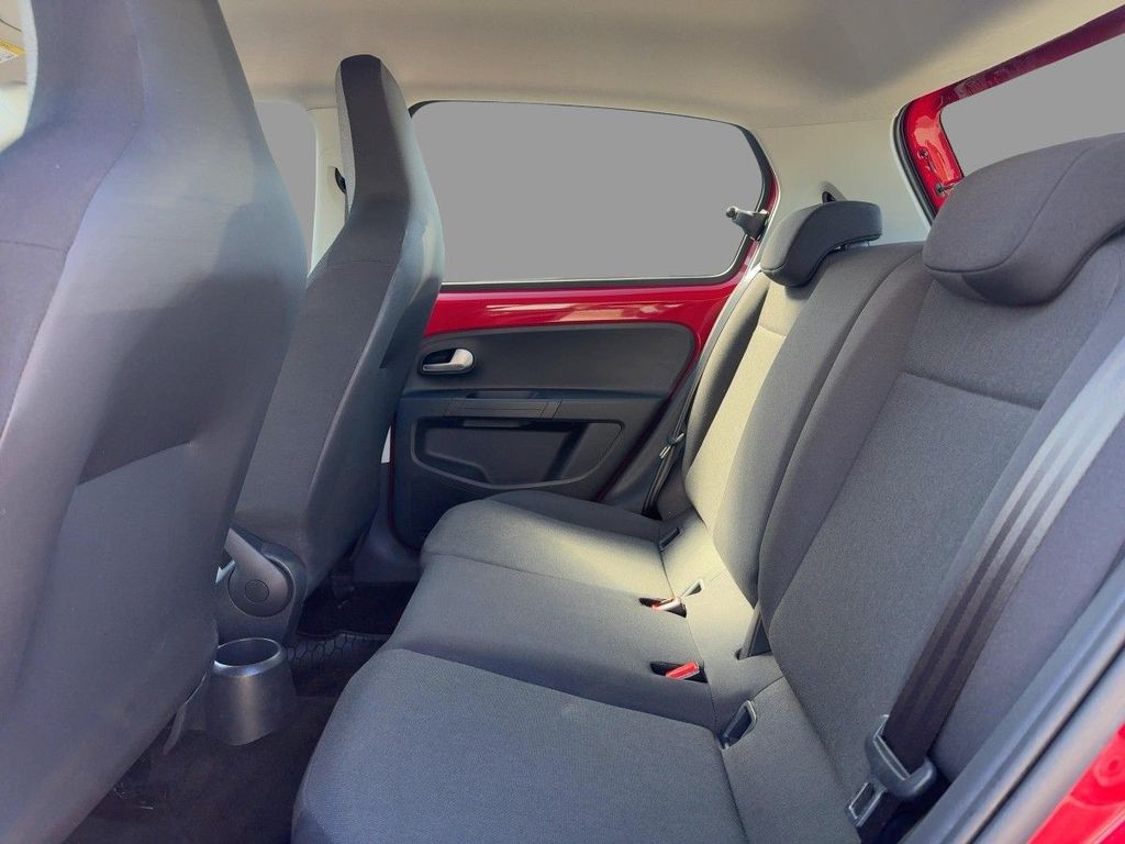 Volkswagen up! 2023 г. Красный, пробег 37337 км