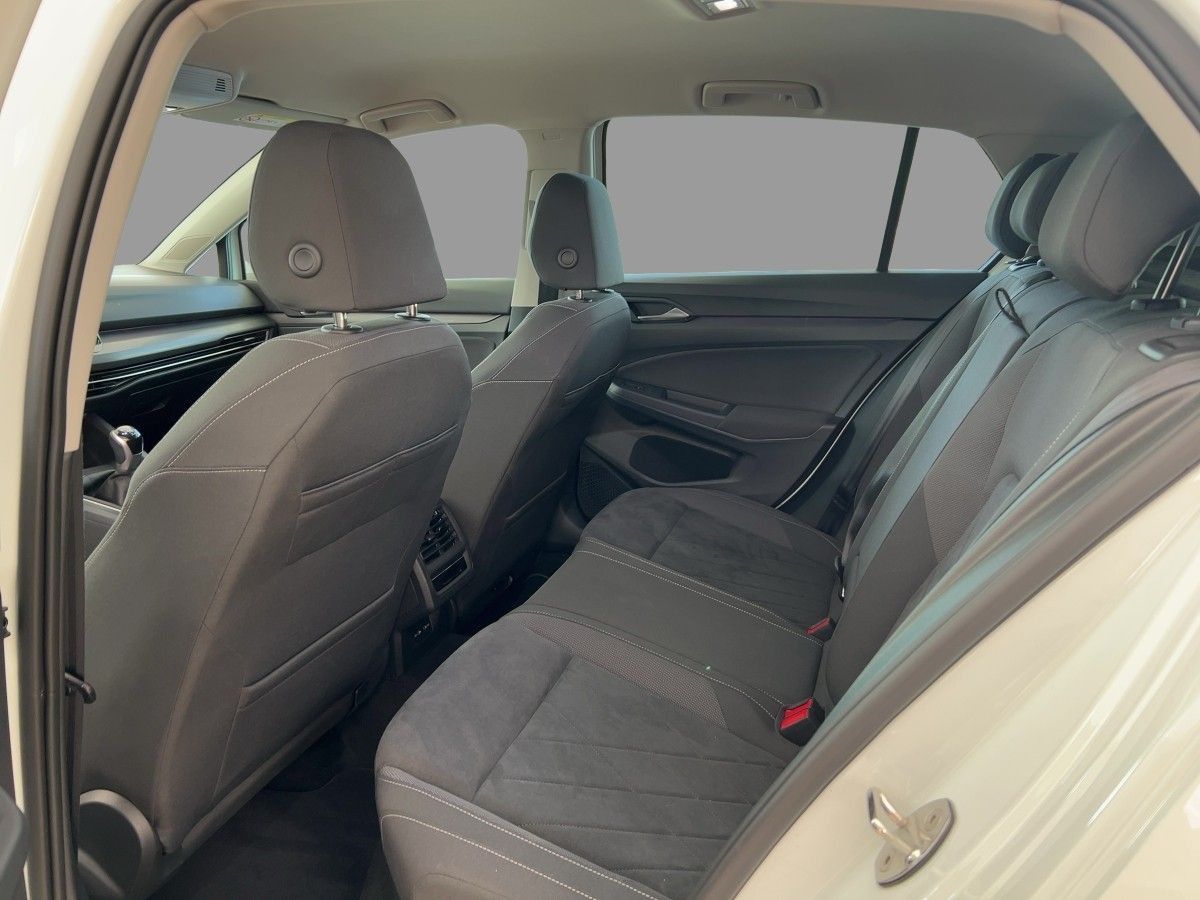 Volkswagen Golf 2022 г. Белый, пробег 21195 км