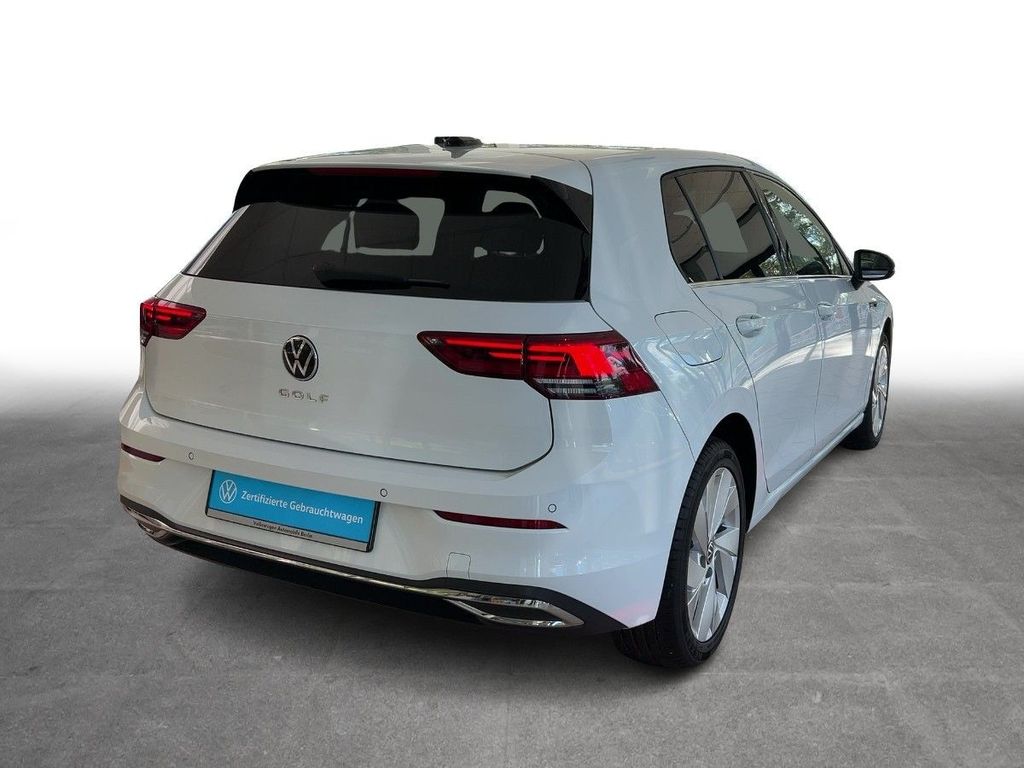 Volkswagen Golf 2022 г. Белый, пробег 21195 км