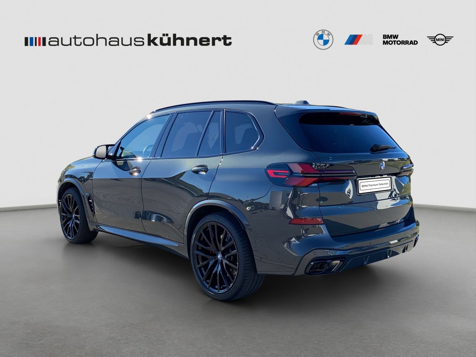 BMW X5 M60 2023 г. Серый, пробег 52355 км