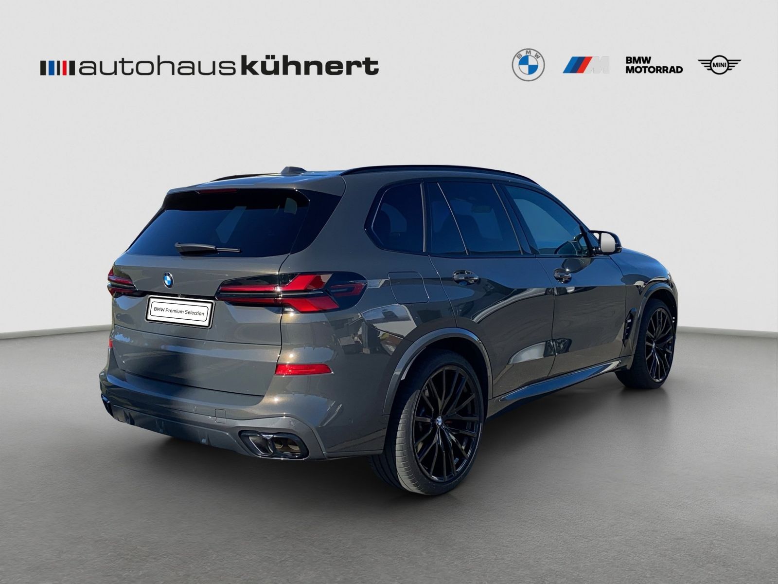 BMW X5 M60 2023 г. Серый, пробег 52355 км