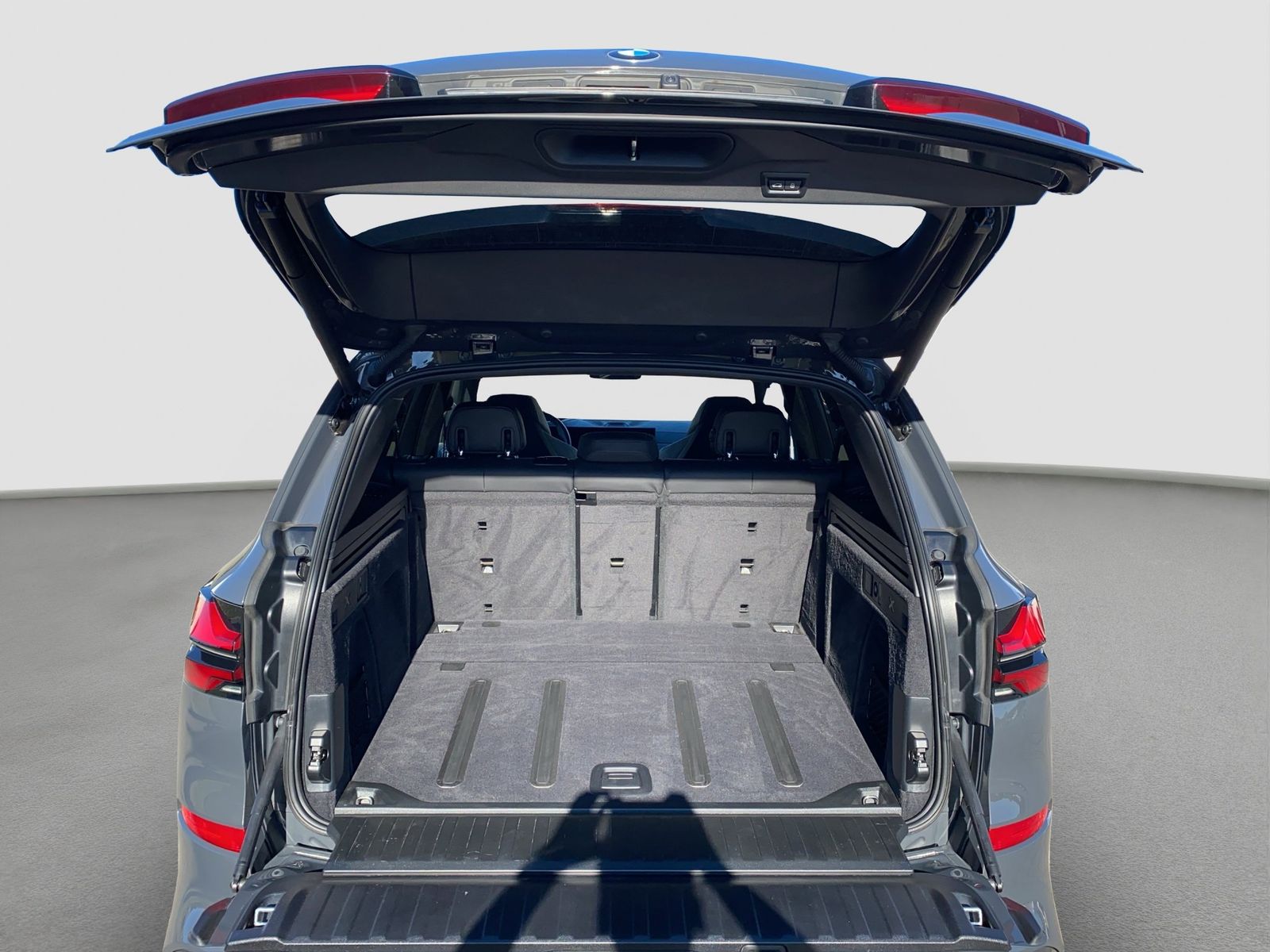 BMW X5 M60 2023 г. Серый, пробег 52355 км