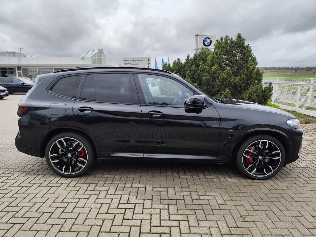 BMW X3 M40 2023 г. Чёрный, пробег 53948 км