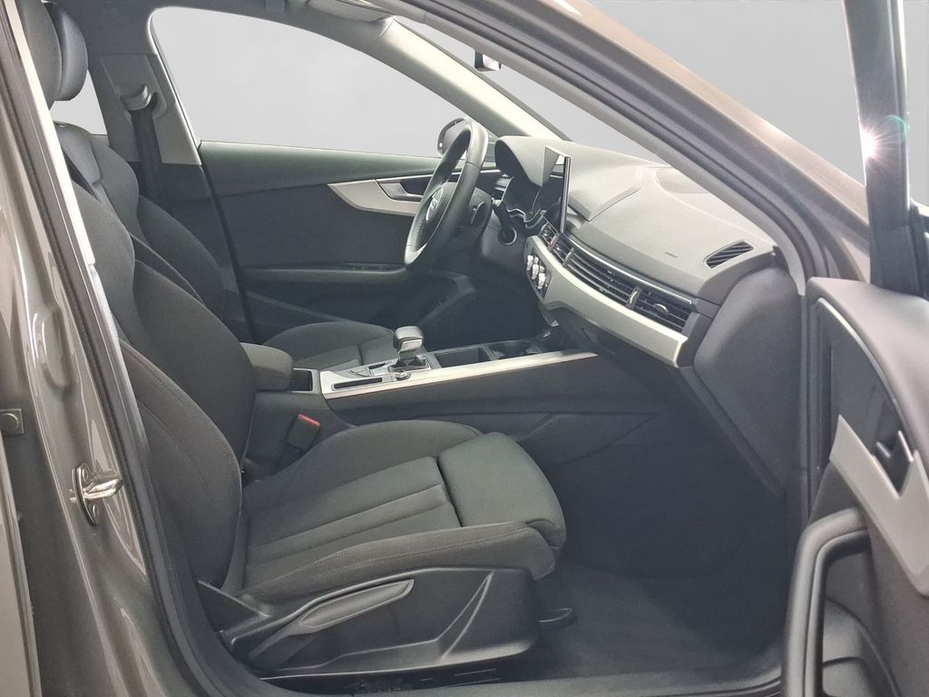 Audi A4 2023 г. Серый, пробег 43574 км