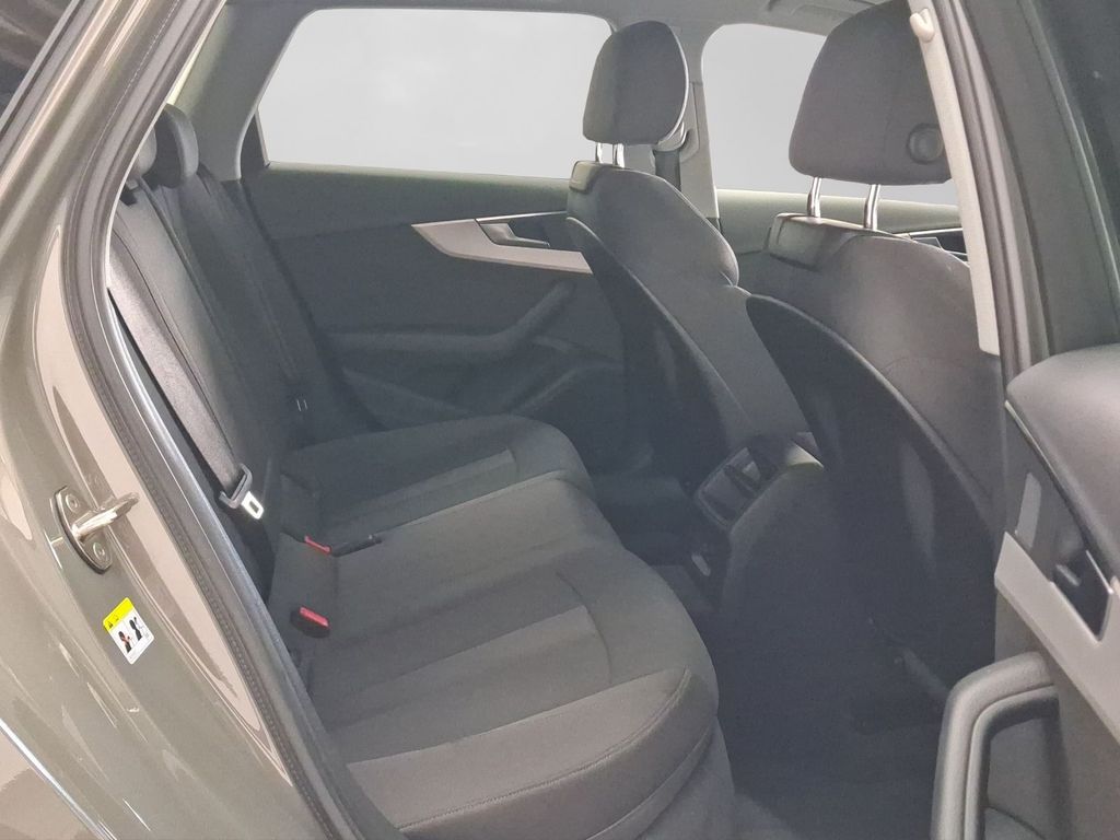 Audi A4 2023 г. Серый, пробег 43574 км