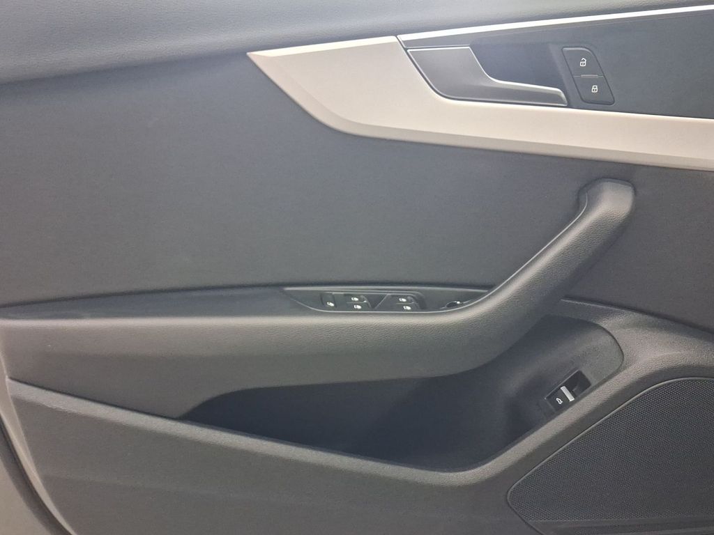 Audi A4 2023 г. Серый, пробег 43574 км