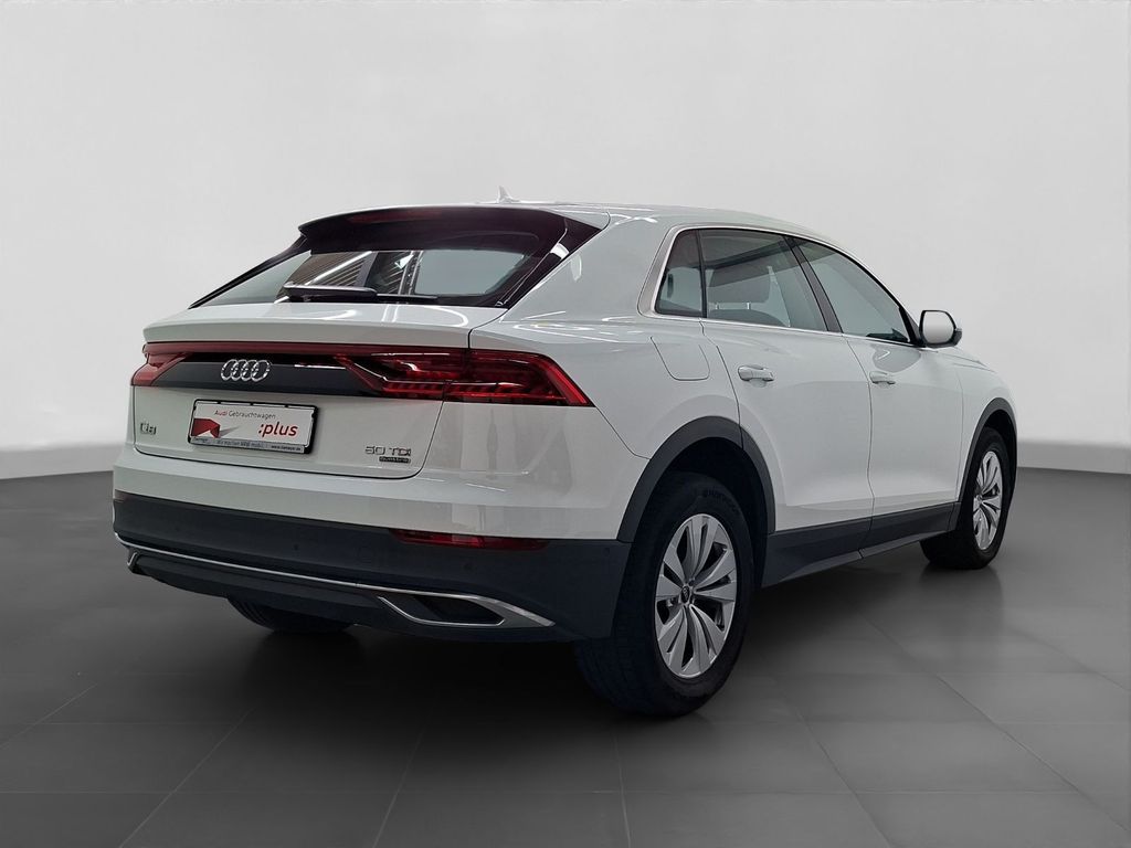 Audi Q8 2023 г. Белый, пробег 18380 км
