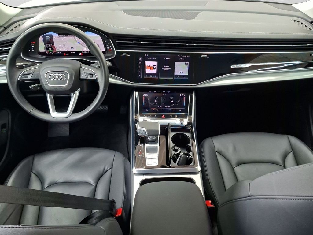 Audi Q8 2023 г. Белый, пробег 18380 км