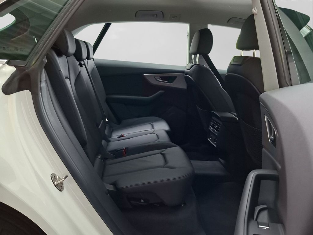 Audi Q8 2023 г. Белый, пробег 18380 км