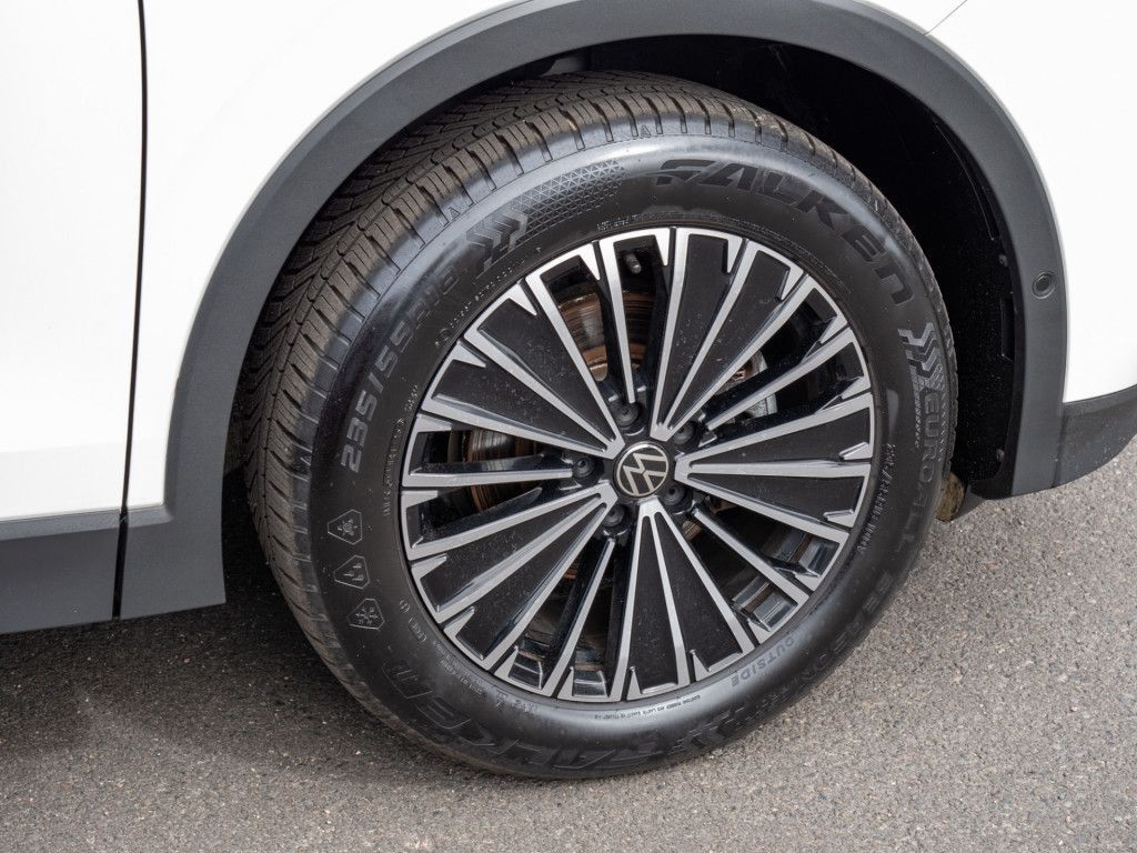 Volkswagen Tiguan 2025 г. Белый, пробег 26980 км