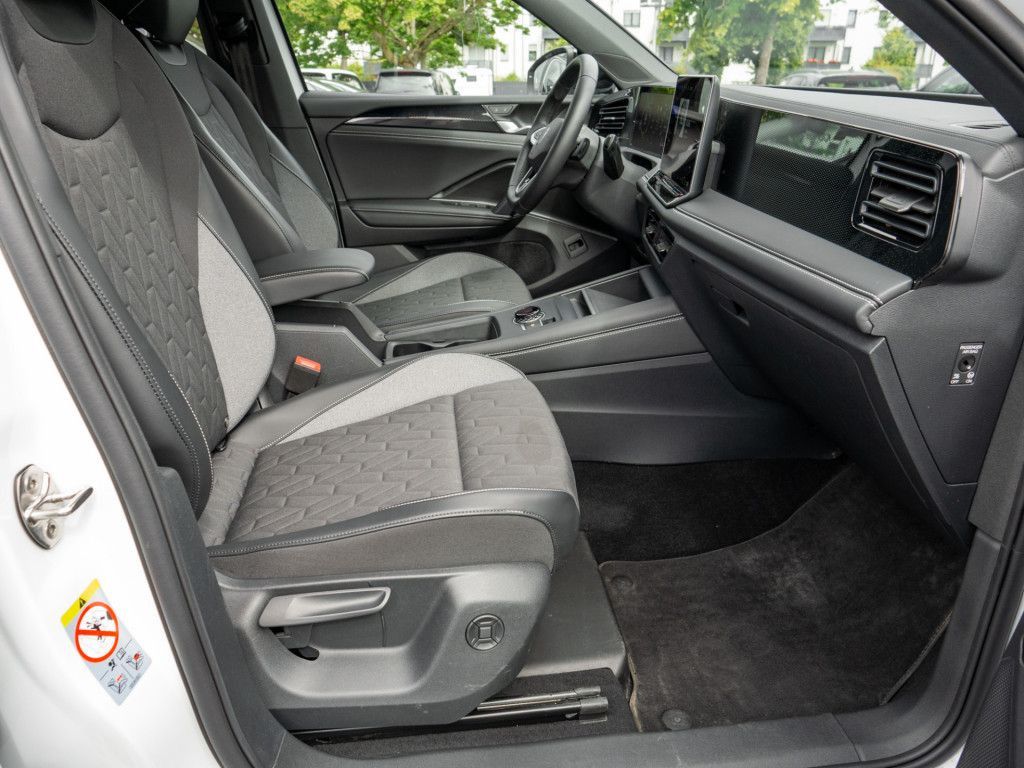 Volkswagen Tiguan 2025 г. Белый, пробег 26980 км