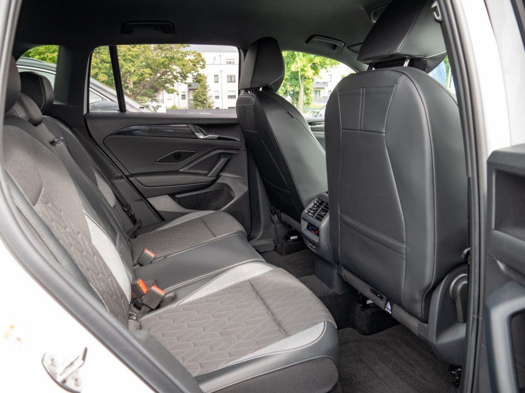Volkswagen Tiguan 2025 г. Белый, пробег 26980 км