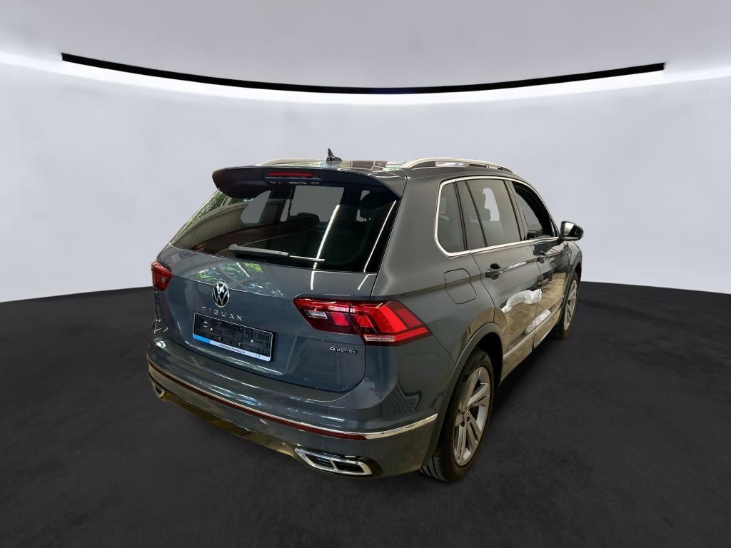 Volkswagen Tiguan 2023 г. Серый, пробег 20200 км