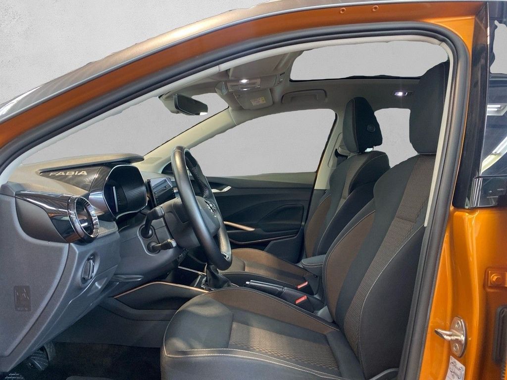 Skoda Fabia 2022 г. Оранжевый, пробег 37900 км