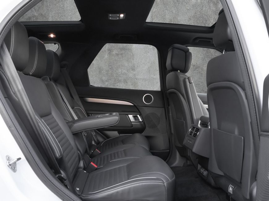 Land Rover Discovery 2023 г. Белый, пробег 35304 км