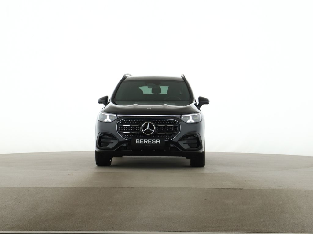 Mercedes-Benz GLB 220 2026 г. Чёрный, пробег 9900 км