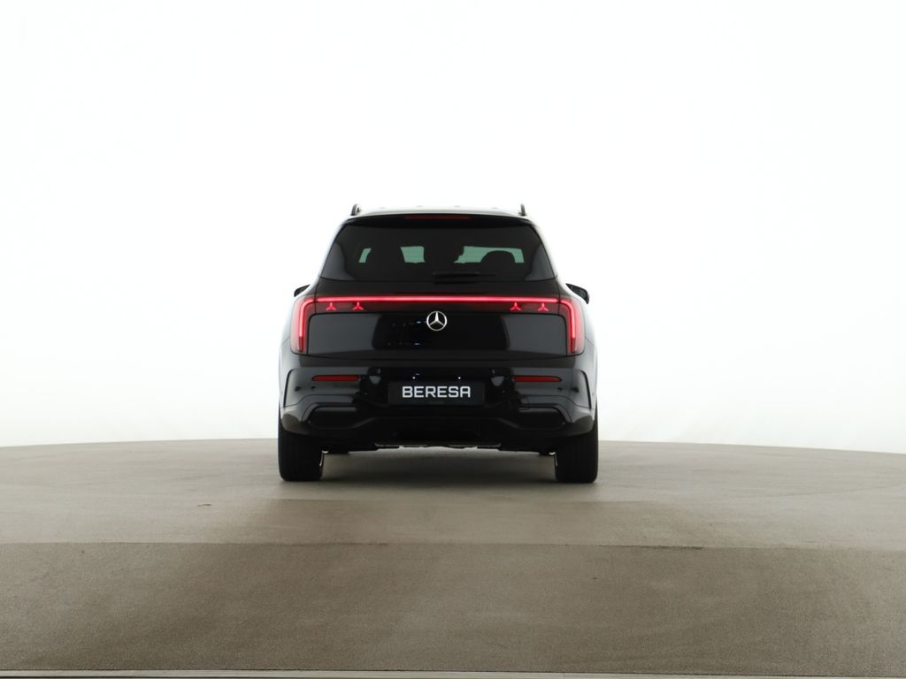 Mercedes-Benz GLB 220 2026 г. Чёрный, пробег 9900 км