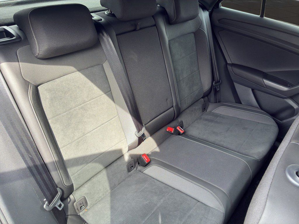 Volkswagen T-Roc 2022 г. Чёрный, пробег 42800 км