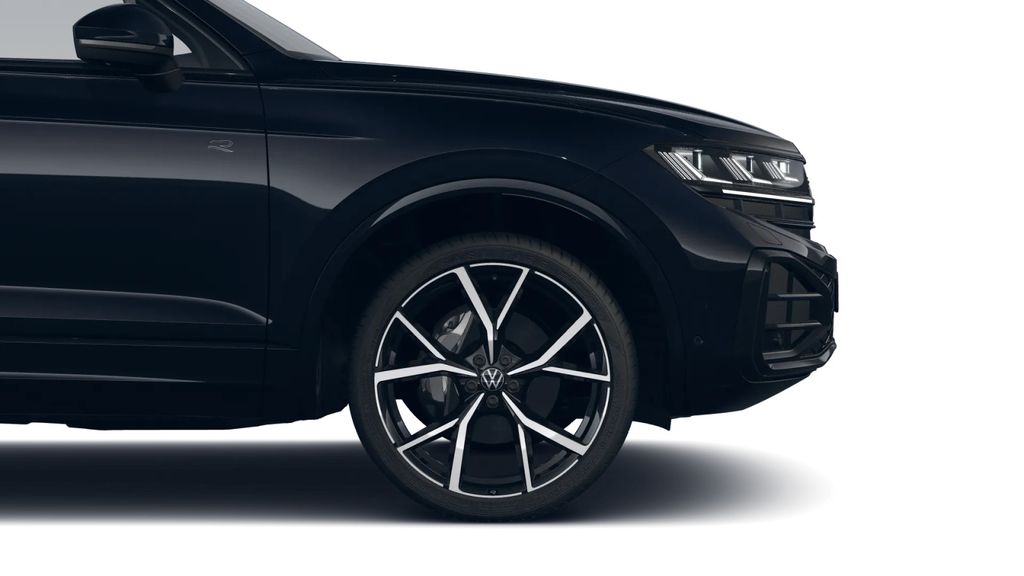 Volkswagen Touareg 2026 г. Чёрный, пробег 13029 км