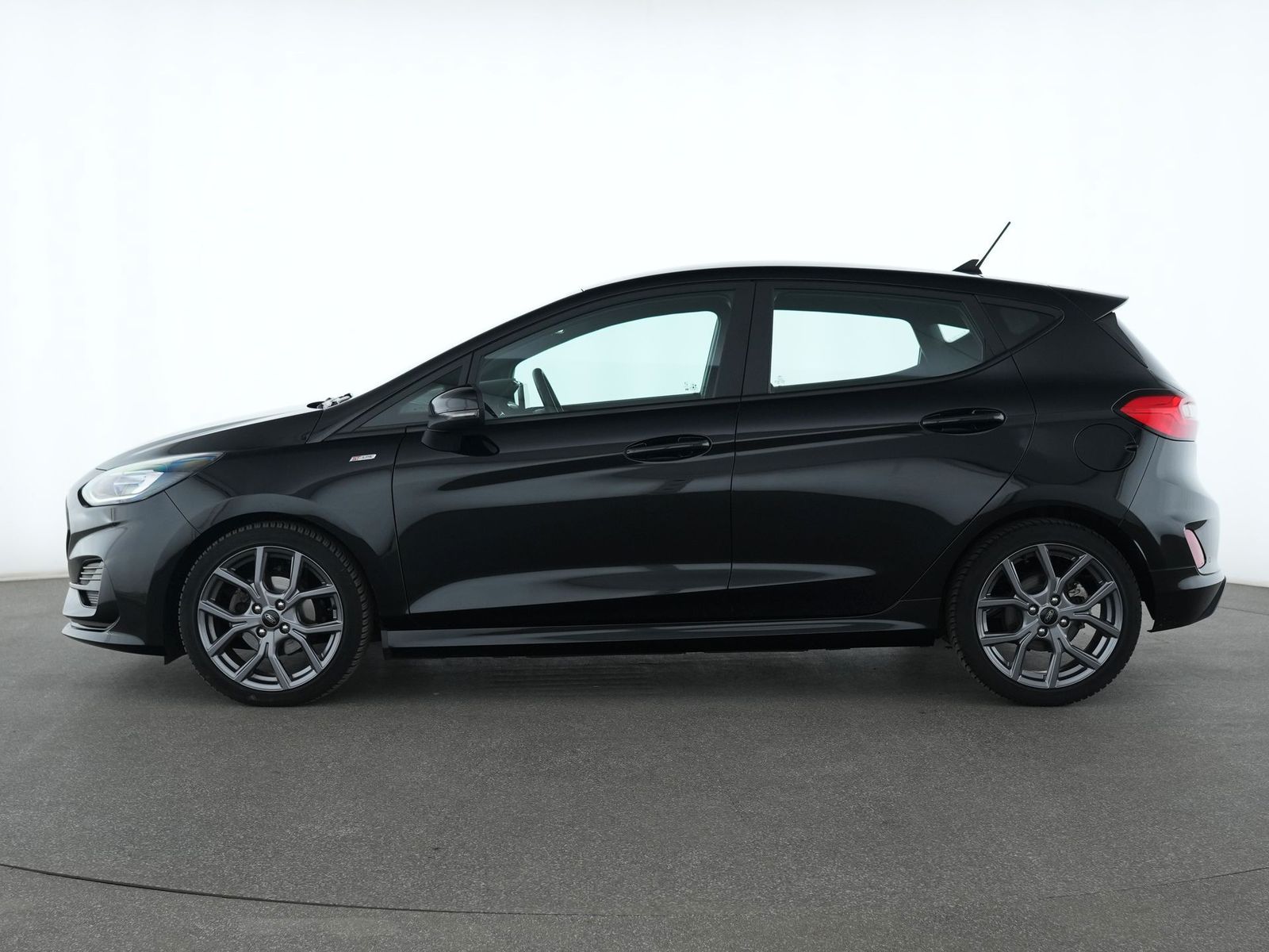 Ford Fiesta 2023 г. Чёрный, пробег 58345 км