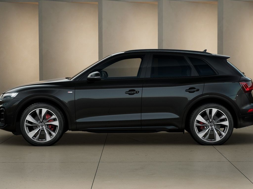 Audi Q5 2024 г. Чёрный, пробег 13900 км