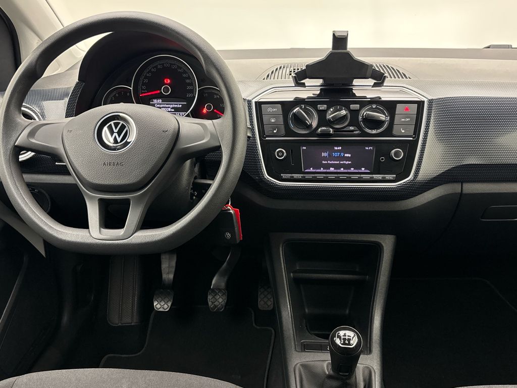 Volkswagen up! 2023 г. Белый, пробег 39324 км