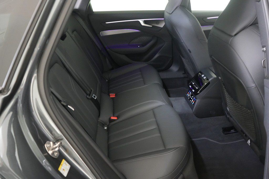 Audi A6 2025 г. Серый, пробег 27500 км