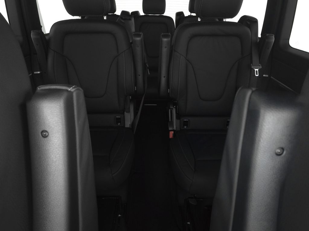 Mercedes-Benz V 250 2025 г. Серый, пробег 31391 км