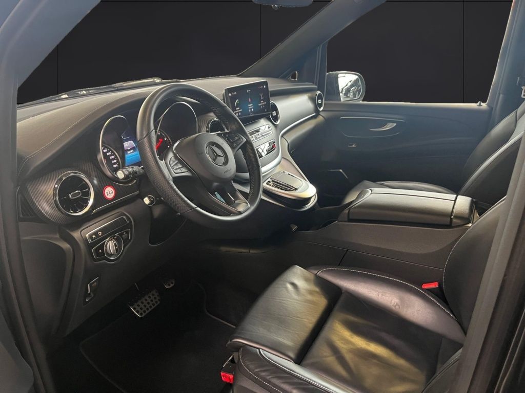 Mercedes-Benz V 300 2023 г. Серый, пробег 50140 км