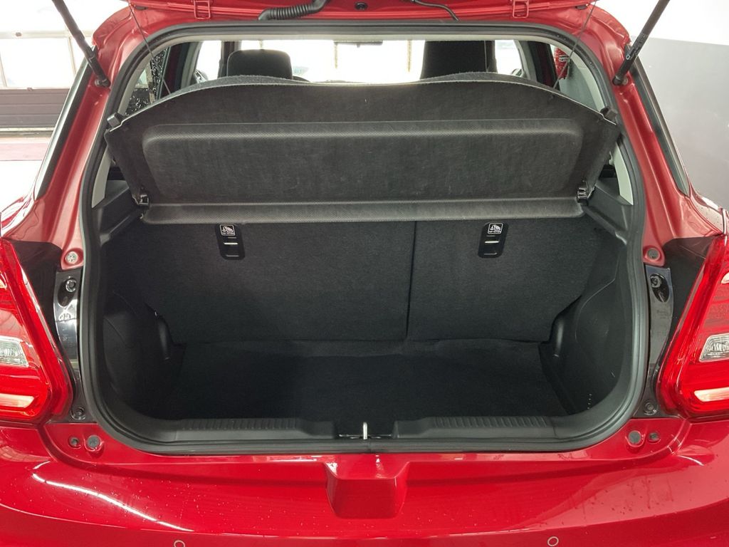 Suzuki Swift 2022 г. Красный, пробег 37386 км