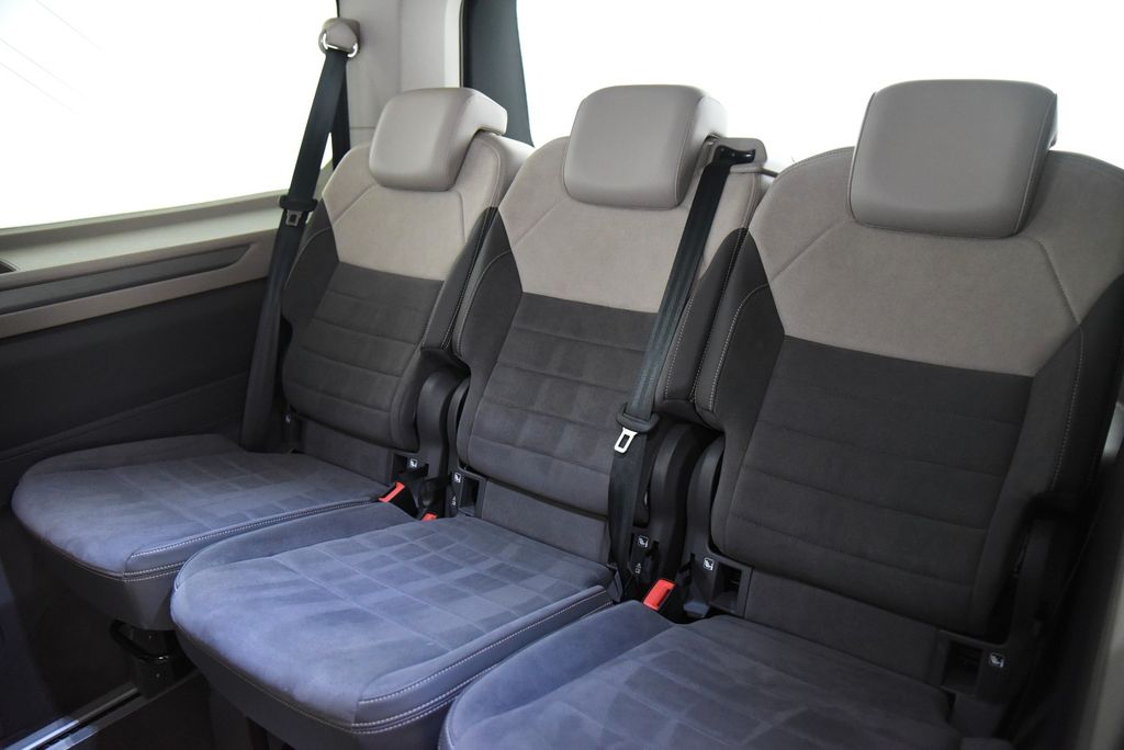 Volkswagen T7 MULTIVAN 2025 г. Чёрный, пробег 27500 км