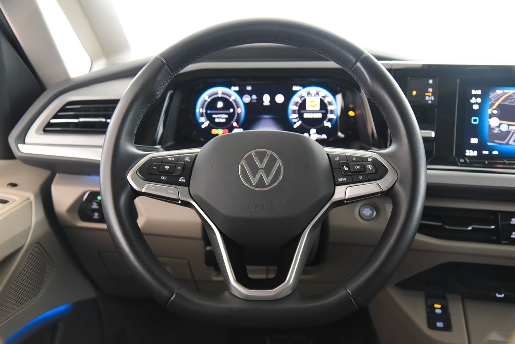 Volkswagen T7 MULTIVAN 2025 г. Чёрный, пробег 27500 км