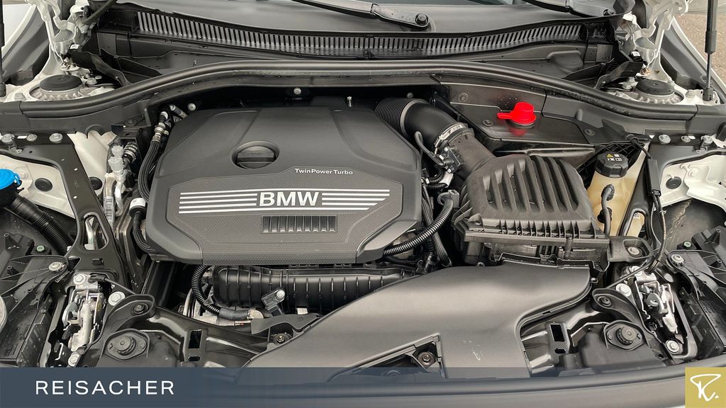 BMW 118 2023 г. Белый, пробег 49002 км