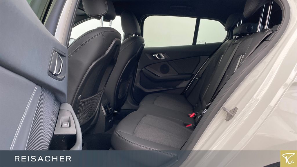 BMW 118 2023 г. Белый, пробег 49002 км