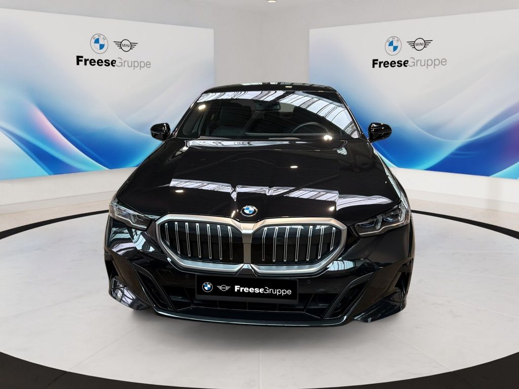 BMW 520 2024 г. Чёрный, пробег 23560 км
